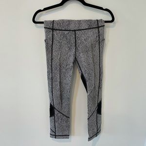 Lululemon Pace Rival Crop Luxtreme White Black 4